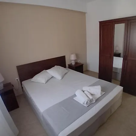 Stef Lux Home Of Kriopigi Room photo